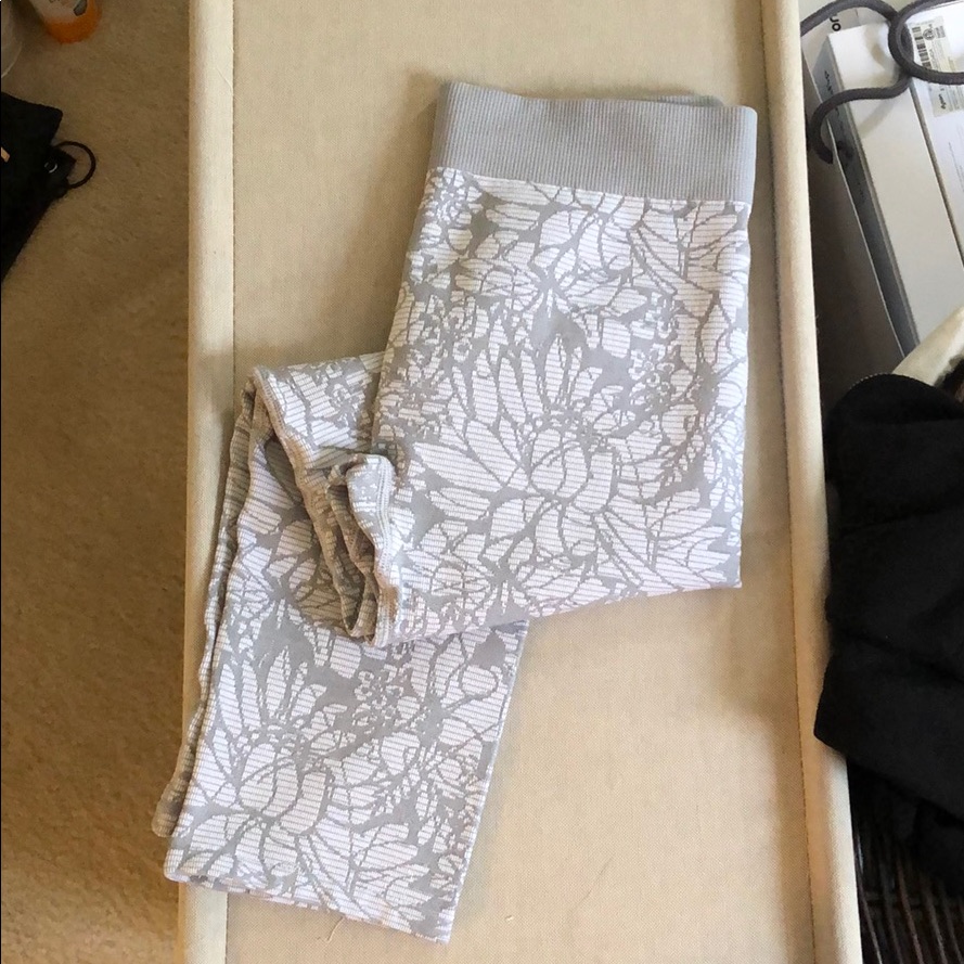 Fabletics Crop Legging